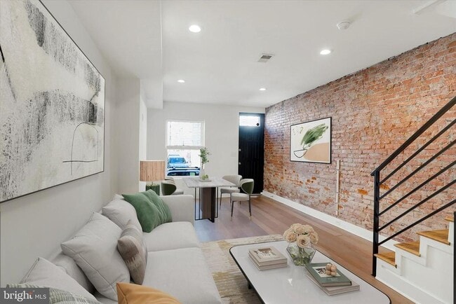 Building Photo - 2636 Manton St