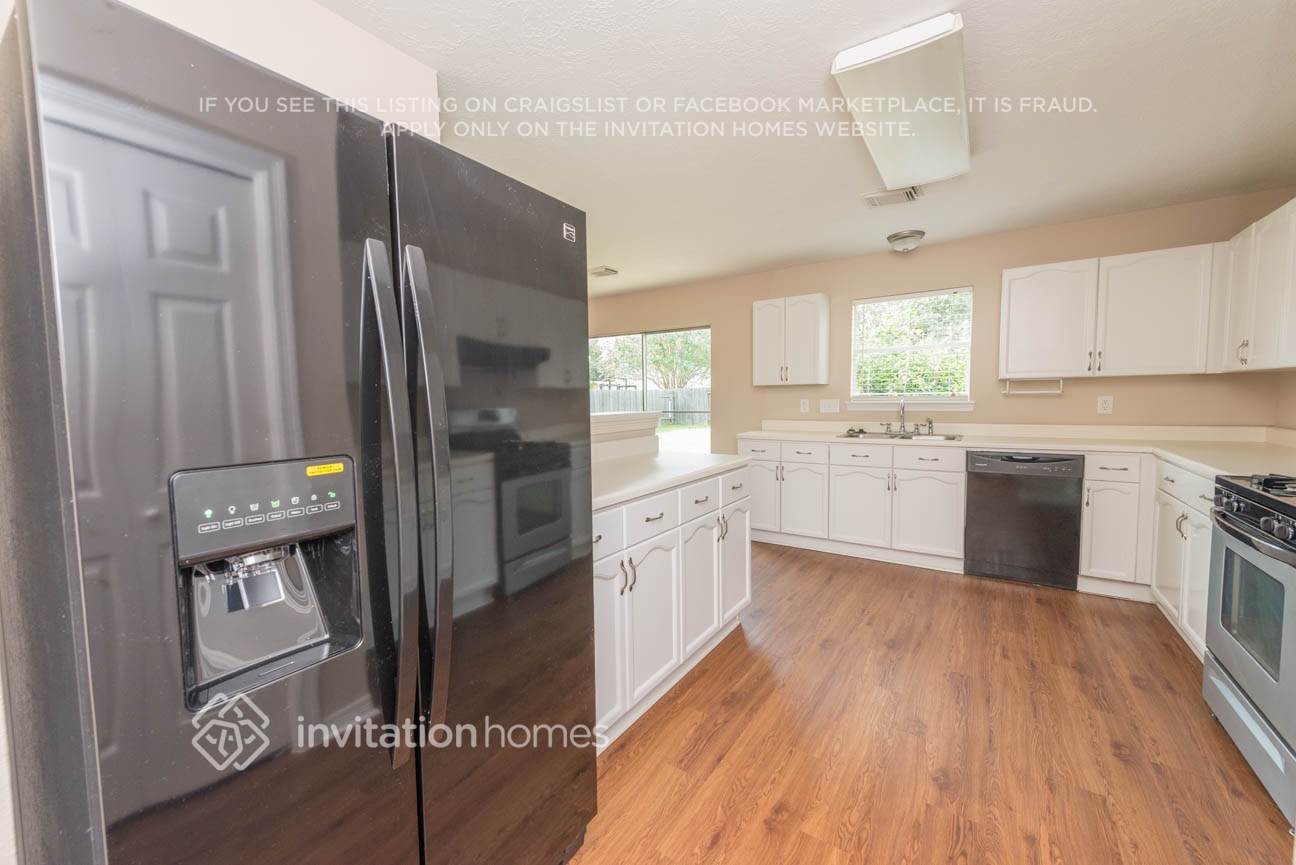 Building Photo - 6427 Founding Dr