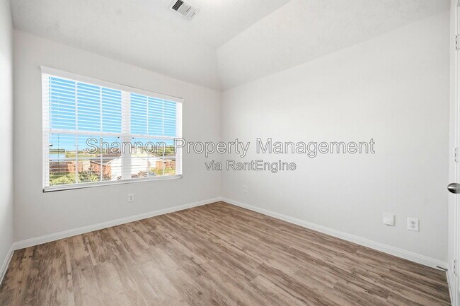Building Photo - 19 Santa Barbara Dr
