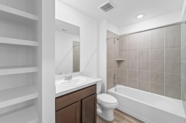 Building Photo - 1011 Vilana Ridge Ln