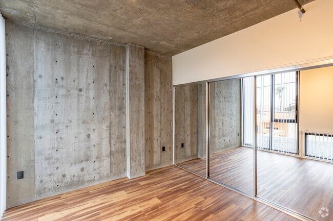 2BR-2BA, 955SF - The Park