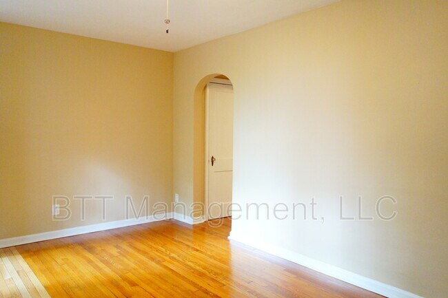 Building Photo - 8007 Garland Ave