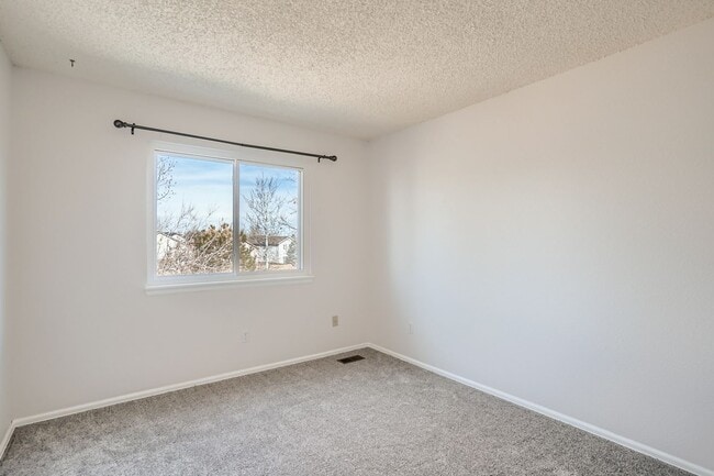 Building Photo - Evolve Real Estate and Property Management: Wonderful Home Available for move in on May 3rd!