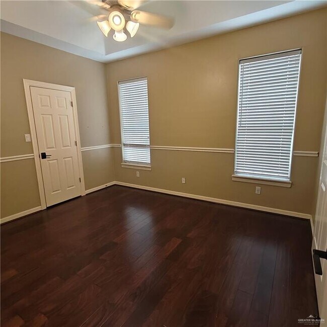 Building Photo - 22 Sequoia Dr