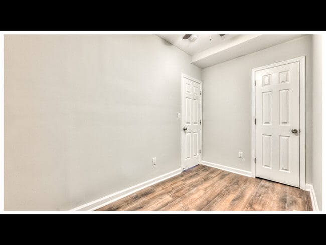 Building Photo - 1634 Darley Ave