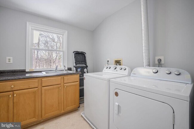 Building Photo - 11620 Piney Spring Ln