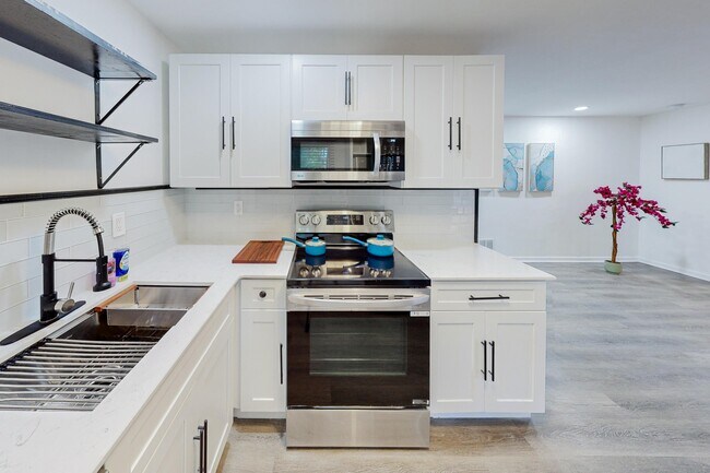 Building Photo - 4379 John Wesley Dr