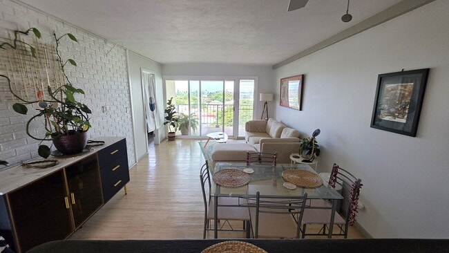 Building Photo - Enjoy the amazing unobstructed views of Kailua beach from your lanai!