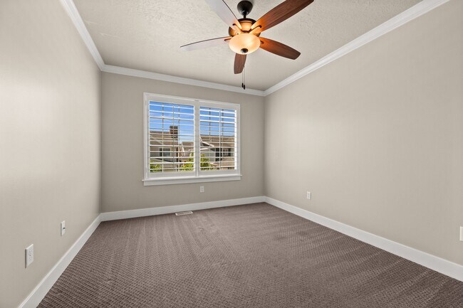 Building Photo - 771 Newfield Dr