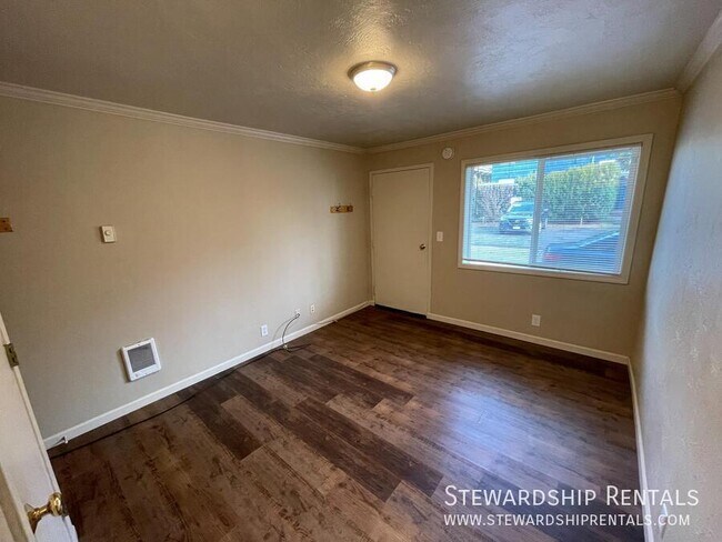 Building Photo - 1827 Harris St