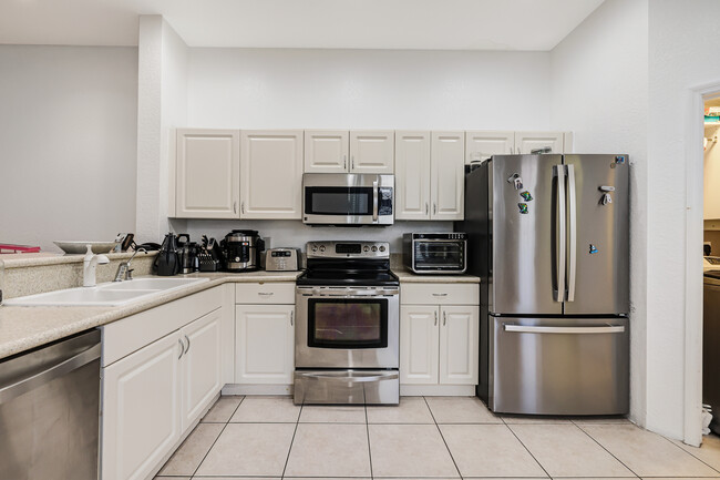 Building Photo - 1394 Harbor View W