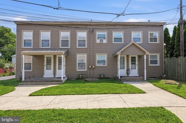 Building Photo - 2-8 Corliss Ave