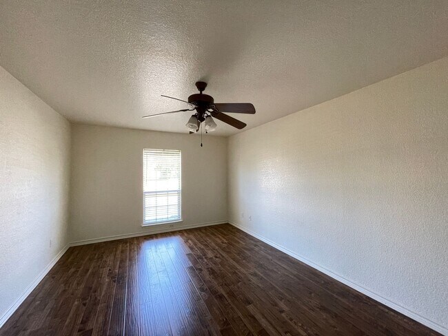 Building Photo - 3-Bedroom House for Rent in Nolanville, TX