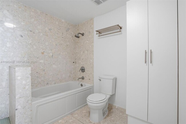 Building Photo - 6580 Indian Creek Dr