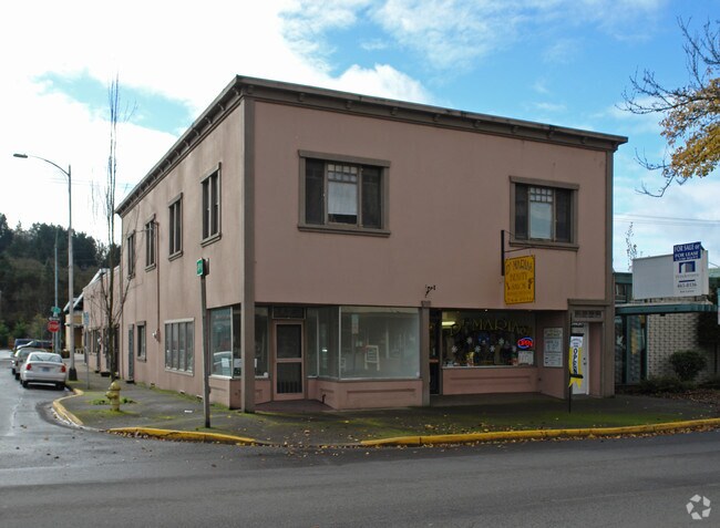 Primary Photo - 345-349 Main St