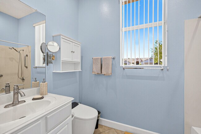 Building Photo - 78804 Platinum Dr