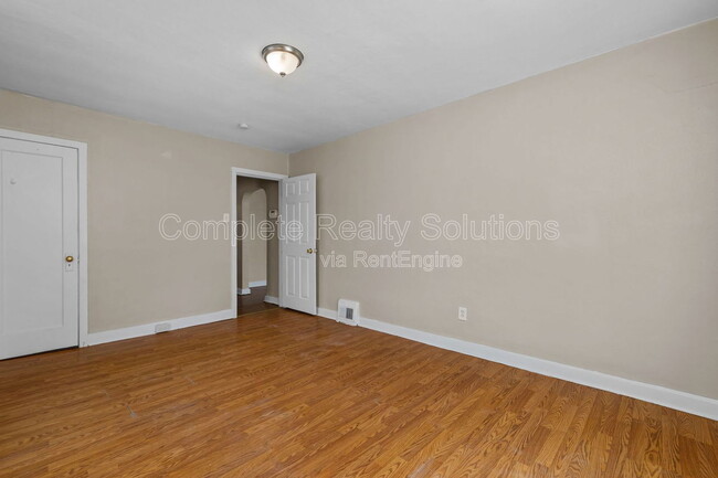 Building Photo - 7157 Garesche Ave