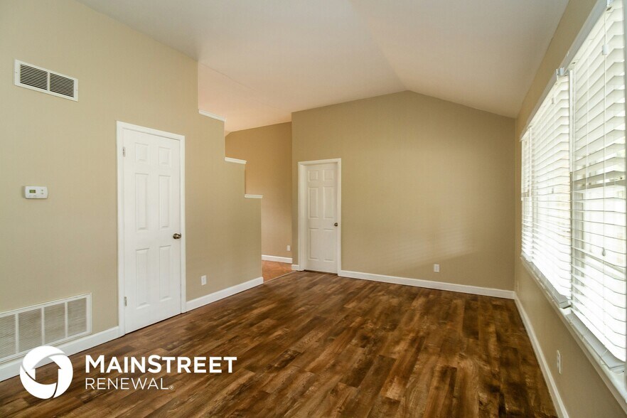 Building Photo - 9411 Dalton Dr