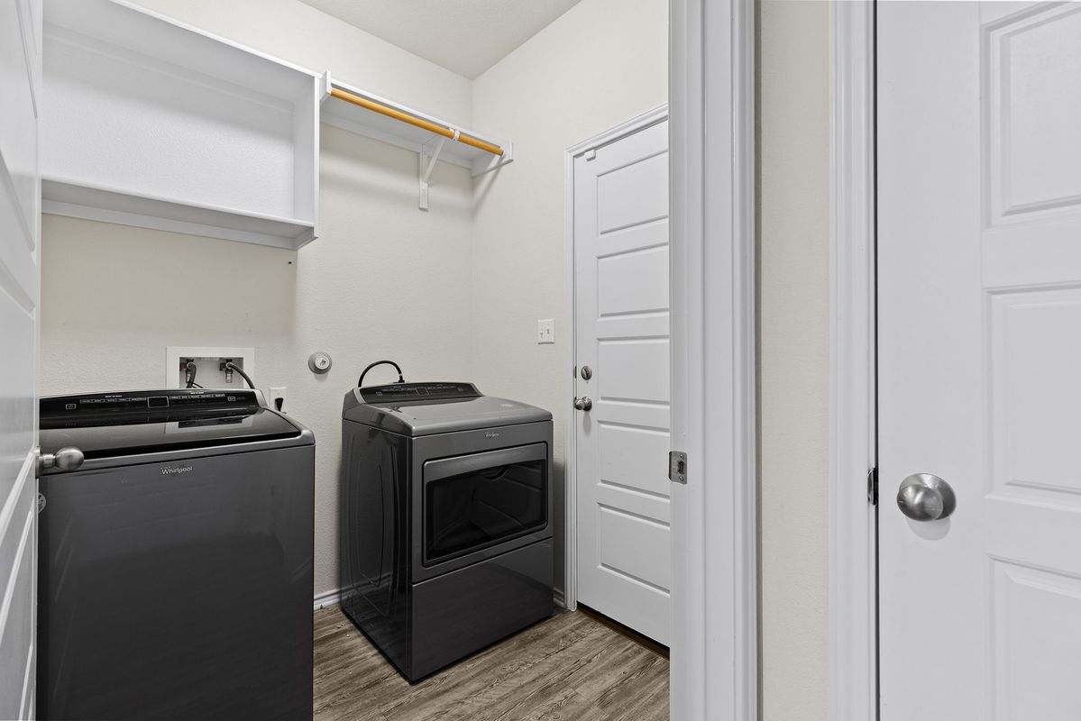 Building Photo - 3651 Sandy Brook Dr