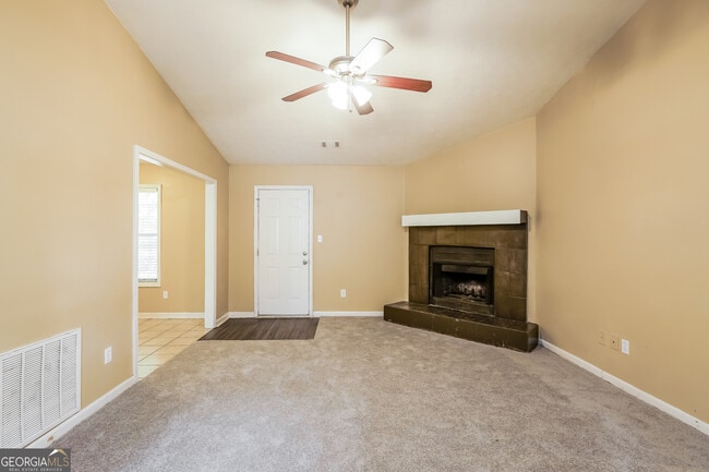 Building Photo - 7685 Mountain Creek Way