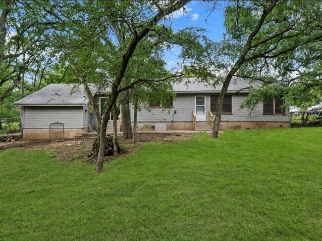 Building Photo - 6208 Walnut Hills Dr