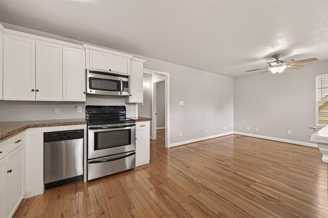 Building Photo - 2405 Southgate Blvd