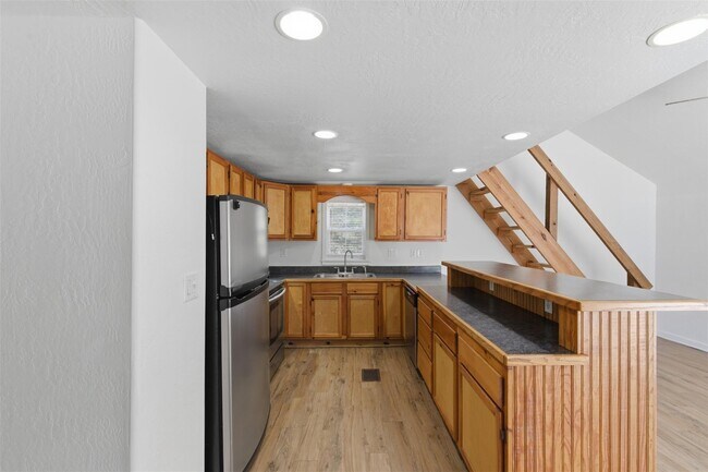 Building Photo - 105 Lazy Ike Ln