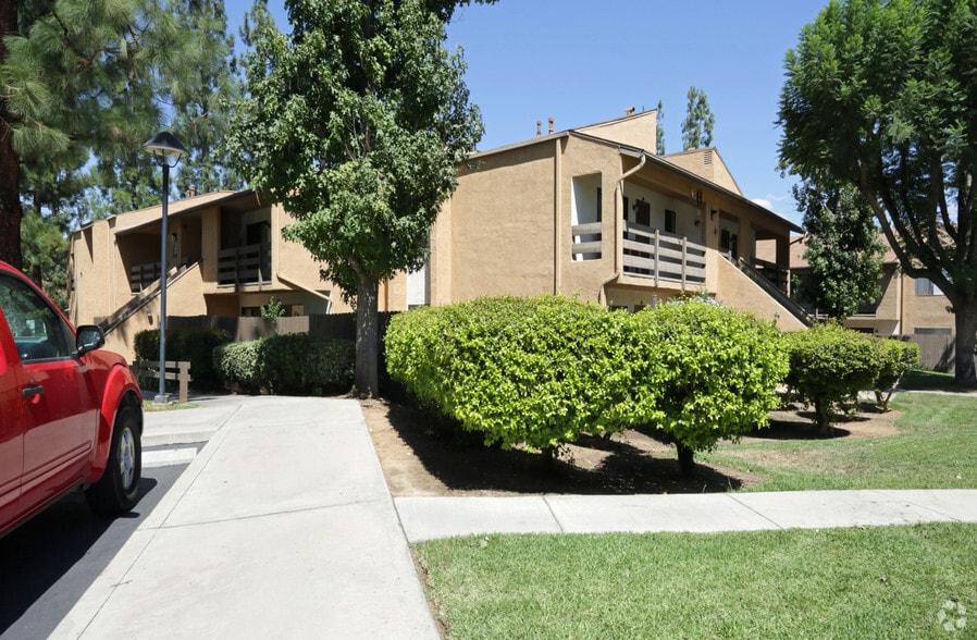 Redlands Park Apts 1498 Brookside Ave Redlands CA 92373 Apartment