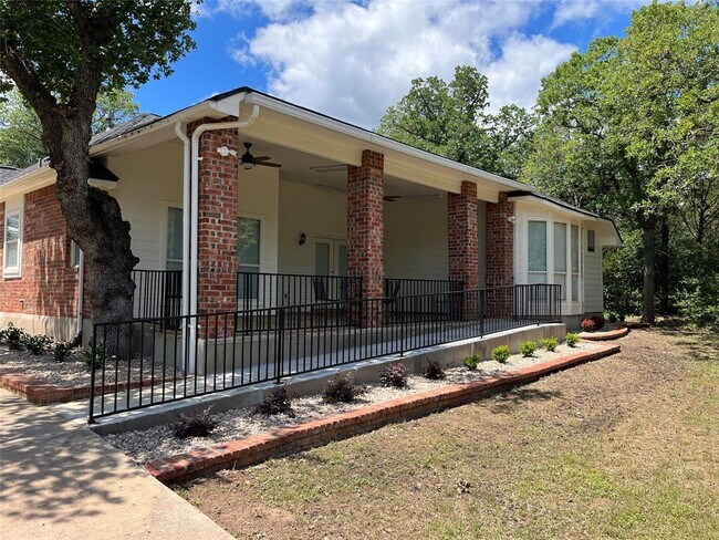 Building Photo - 137 Hornsby Trail