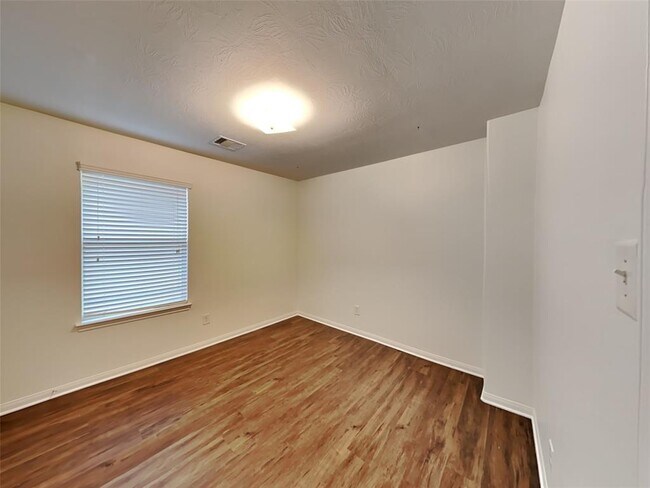 Building Photo - 5939 Stockholm Ct
