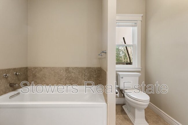 Building Photo - 235 Pleasant View Dr
