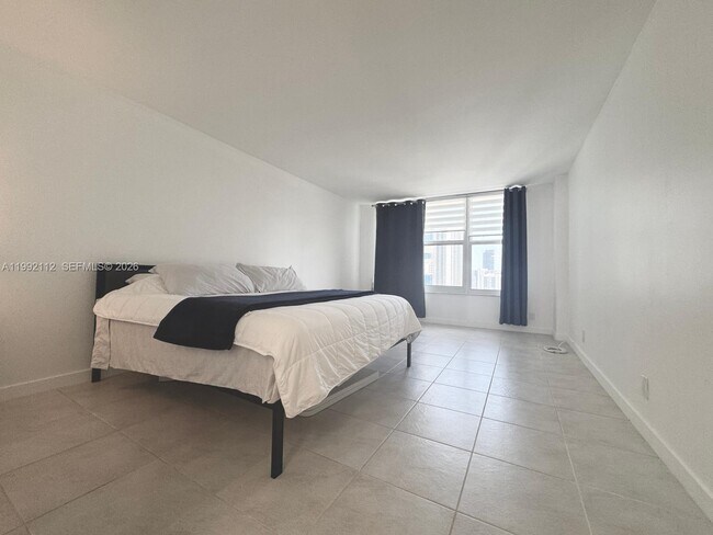 Building Photo - 3800 S Ocean Dr