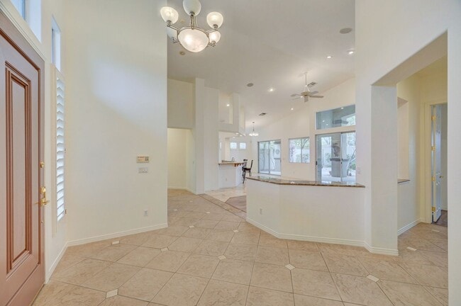 Building Photo - Canyon Ridge