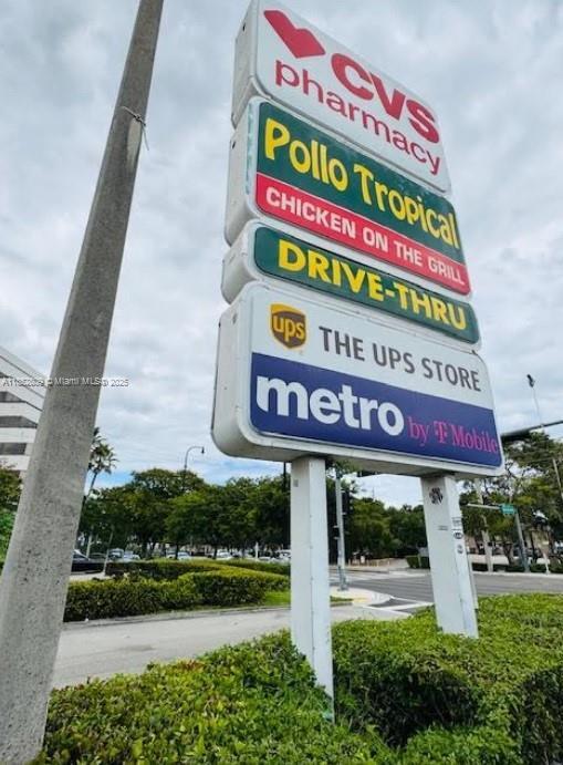 Building Photo - 2425 NE 135th St