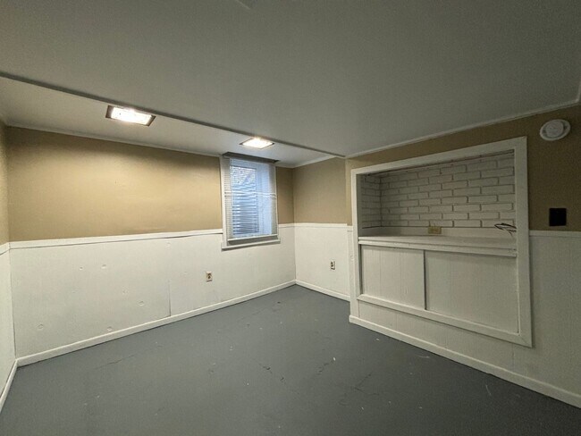 Building Photo - 4 bedroom, 2 bathroom home in the peaceful community of Mahtomedi access to White Bear Lake