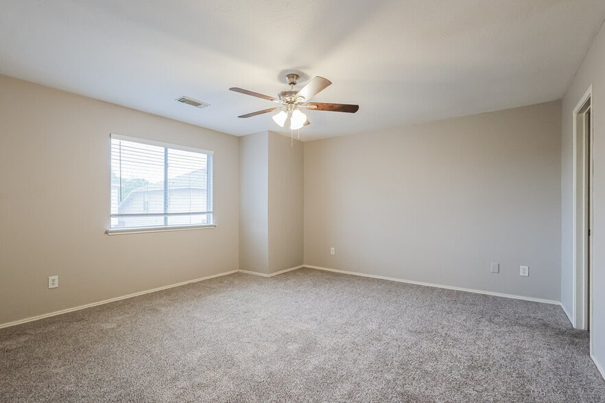 Building Photo - 11811 Sunny Stream Dr