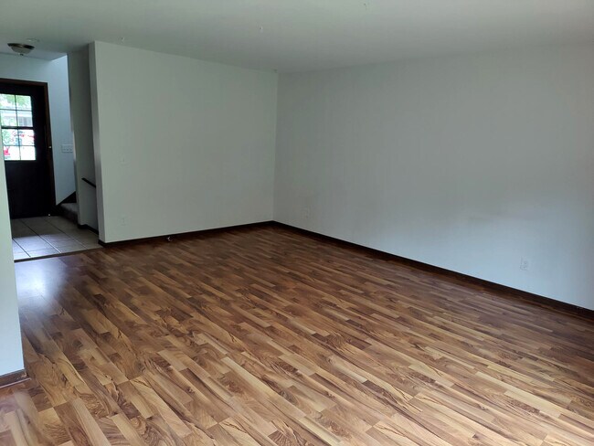 Building Photo - 2022 Adderbury Ln