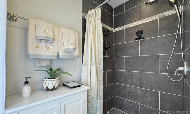 Building Photo - 35 Coolridge Rd