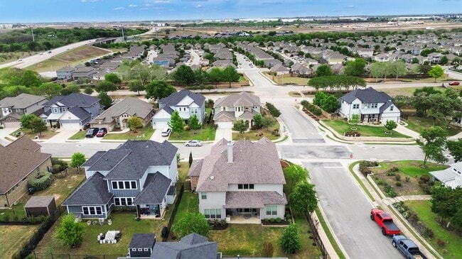 Building Photo - 203 Ancient Oak Way