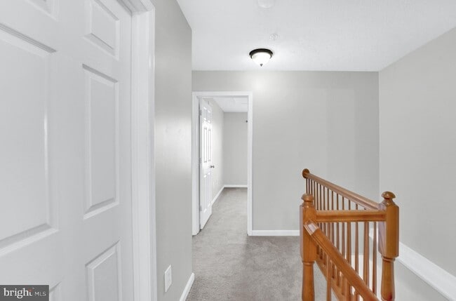 Building Photo - 265 Cherry Tree Square