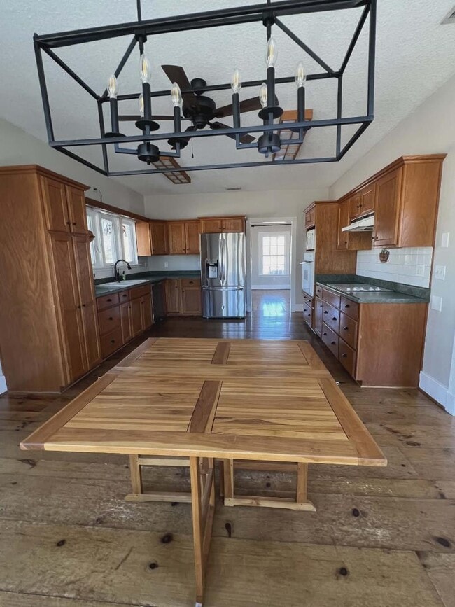 Building Photo - 515 Beaver Dam Rd