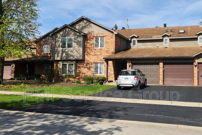 Primary Photo - 985 West Ct