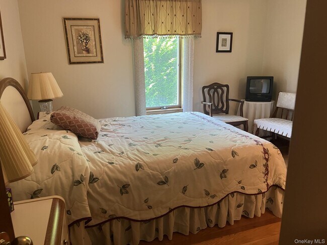 Building Photo - 215 Leon Rd