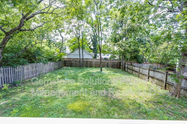 Building Photo - 2537 Blair Blvd