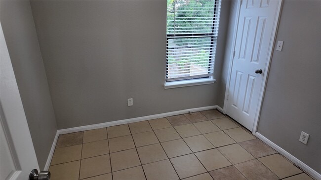 Building Photo - 3032 La Estancia Ln