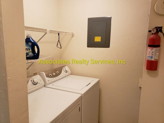 Building Photo - Creek Side Villas, 1 Bedroom featuring a FIREPLACE & DOUBLE BALCONY