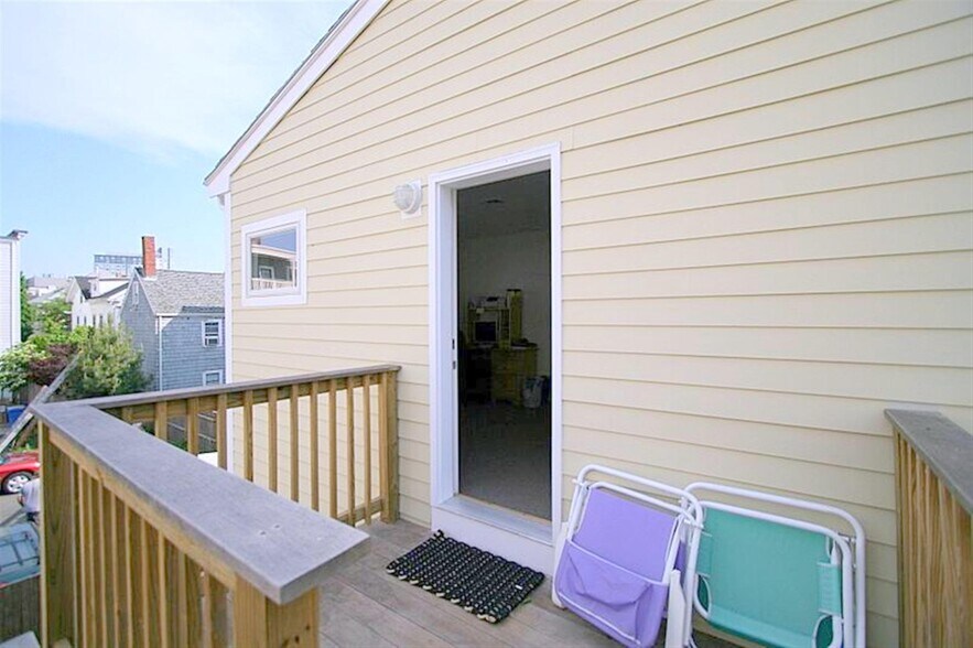 Building Photo - 157 Auburn St