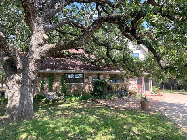 Building Photo - 3410 Timberline Dr