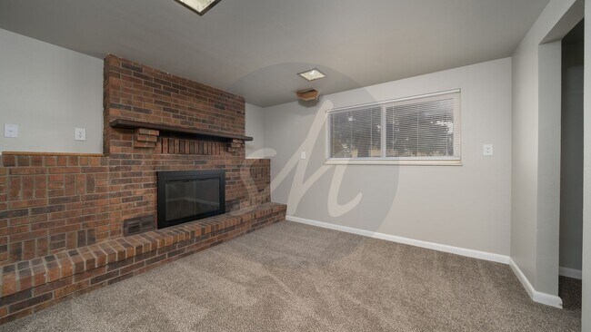 Building Photo - Great Home in Colorado Springs with 2 Car Garage