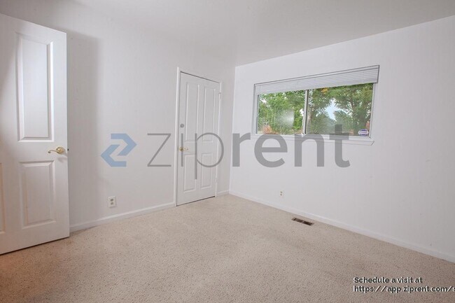 Building Photo - 3040 Blane Way